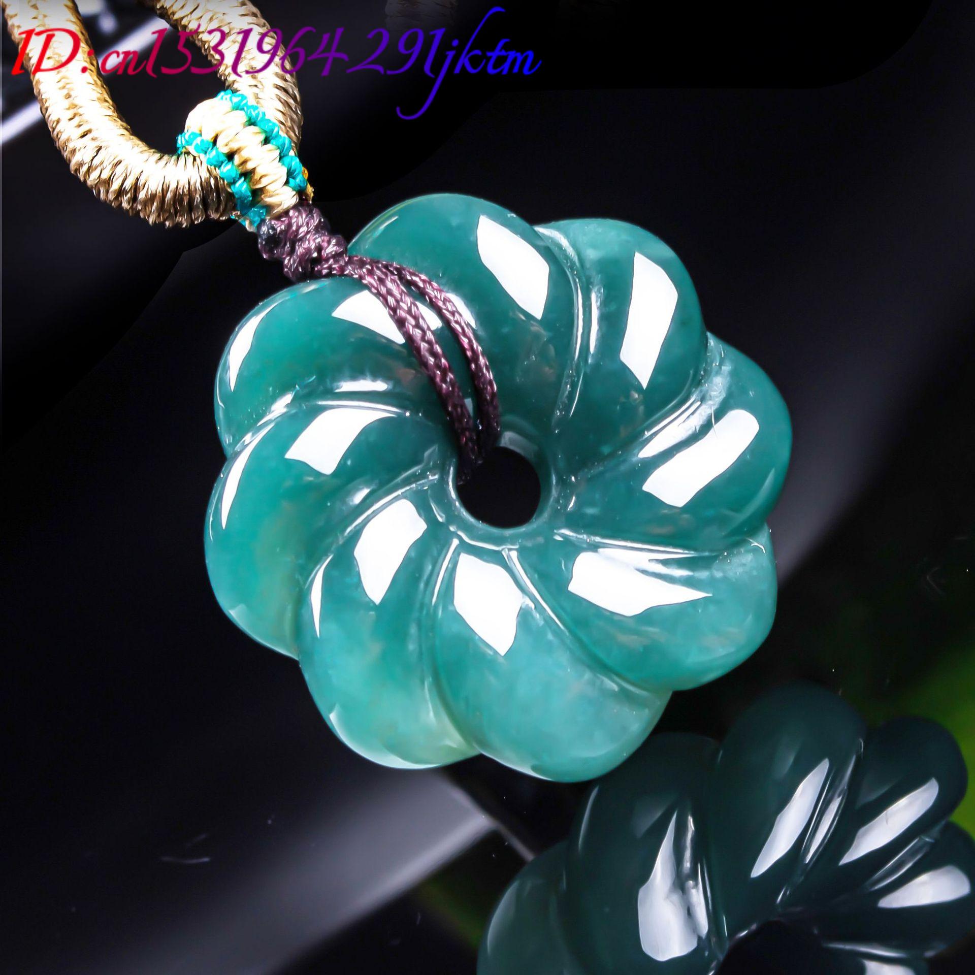 Natural Burmese Jadeite Flower - огляд і ціна Cocktail Shaker Set